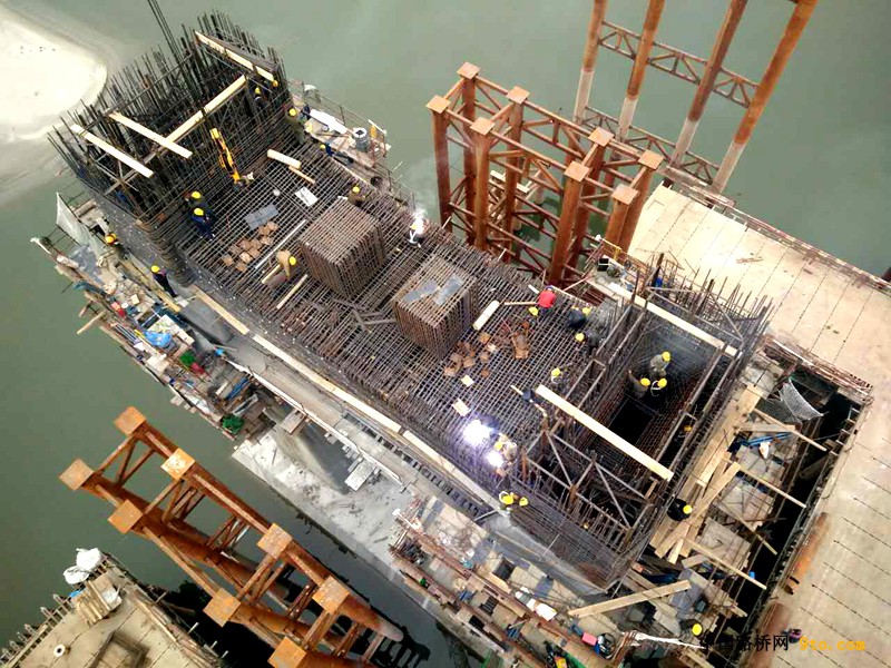 9、主塔下橫梁施工